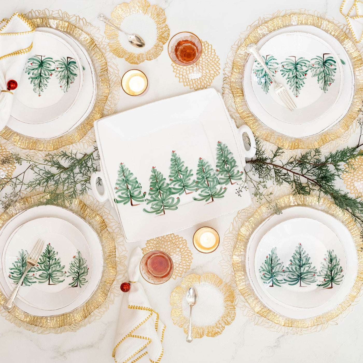 Lastra Holiday Sixteen-Piece Place Setting